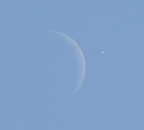 Venus in daylight (Photo: Copyright Martin J. Powell, 2007)